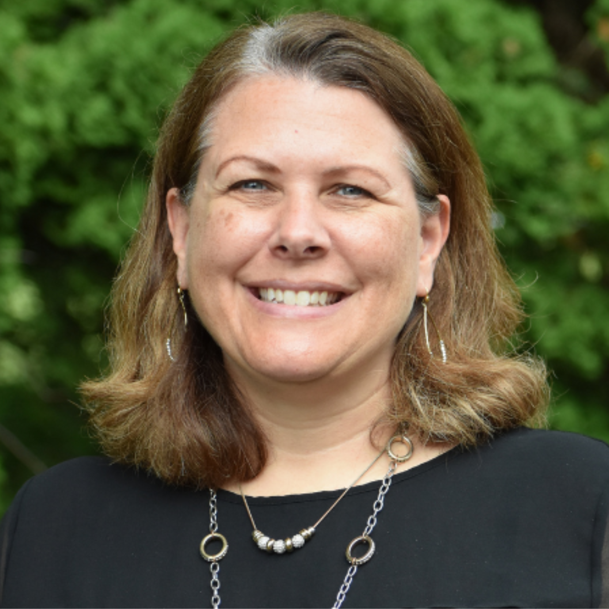 Shannon Patton headshot